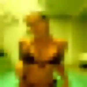 Caroline, fille de 23 ans propose plan cul à Sainte-Marie-la-Blanche