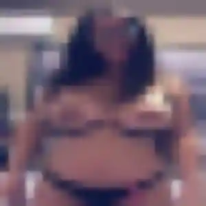Phoebe, fille de 25 ans cherche plan cul à Salans