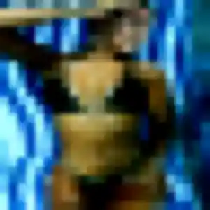Louisa, 36 ans, dispo pour plan cul à Salon-la-Tour