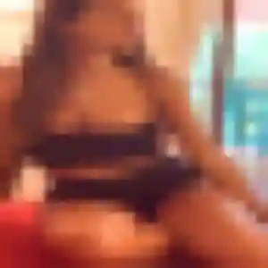 Sexy Daphne, 22 ans à Sonchamp - la contacter