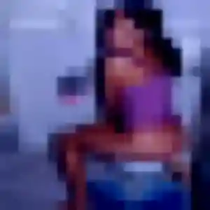 Vanessa, 37 ans, disponible à Souligné-sous-Ballon pour un plan cul