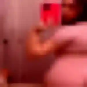 Paloma, 23 ans, connectée à Tourville-sur-Odon pour un plan cul