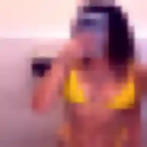 Isabelle, 30 ans, en ligne à Tresques pour une rencontre coquine