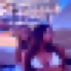 Photo de Geneve à Ubaye-Serre-Ponçon (29 ans) - plan cul anonyme