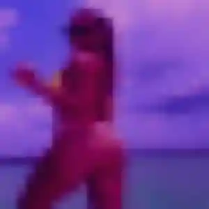 Oumaima, femme de 22 ans cherche plan cul à Vallenay