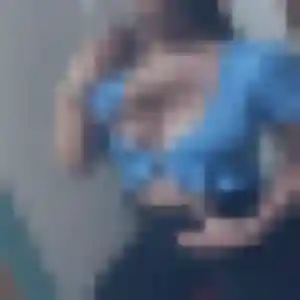 Découvre Hajar, 26 ans à Vémars en privé