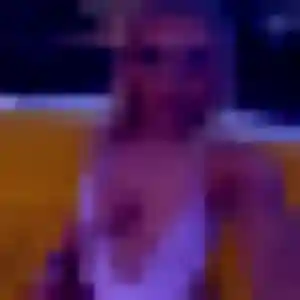 Barbara (30 ans) à Véranne attend une rencontre ce soir