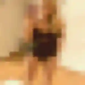 Charmante Naomi, 25 ans à Vezins - voir sa photo