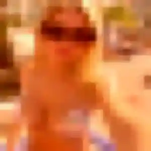 Anne-Charlotte, 35 ans, en ligne à Yvrac pour une rencontre coquine